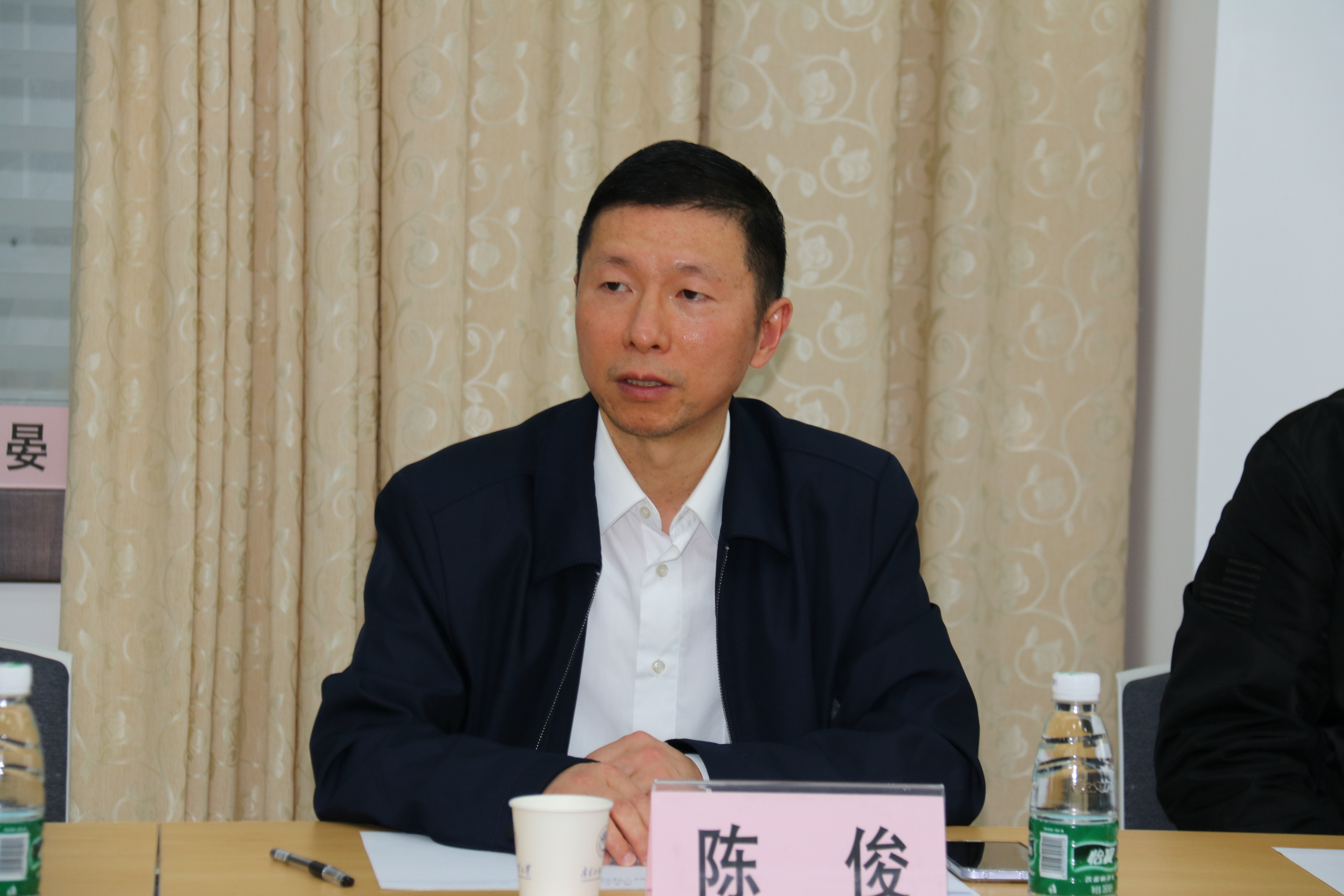 主义学院教授,党内法规与立法建设研究中心主任陈俊教授首先致辞,对"